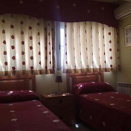 Hostal Jacinto Alcalá de Henares Buitenkant foto
