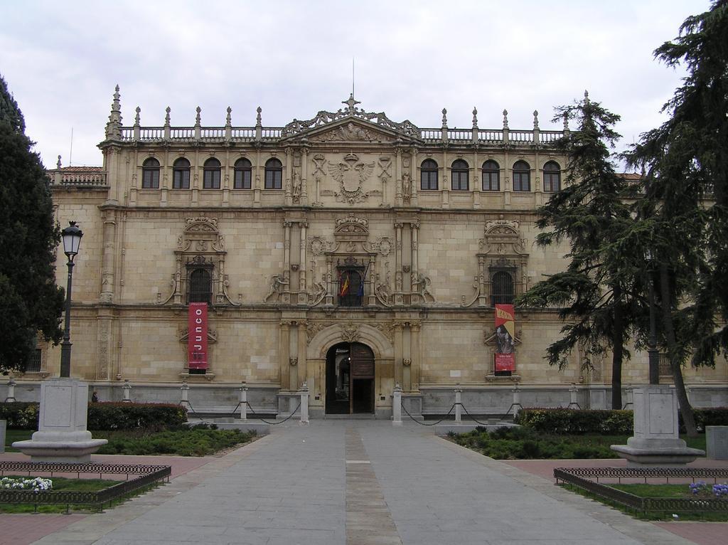 Hostal Jacinto Alcalá de Henares Buitenkant foto