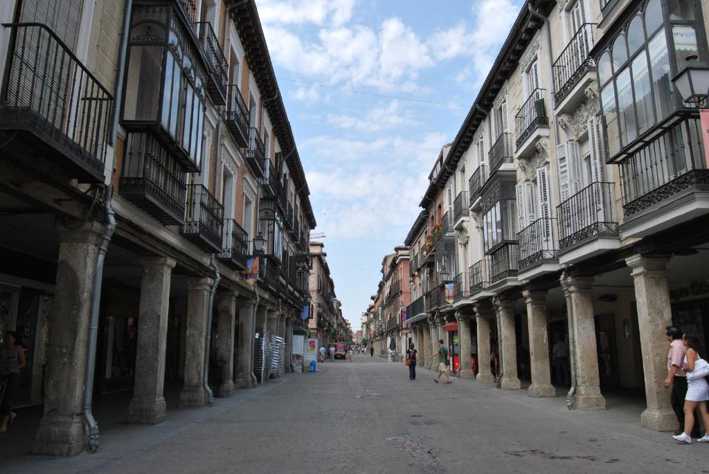 Hostal Jacinto Alcalá de Henares Buitenkant foto