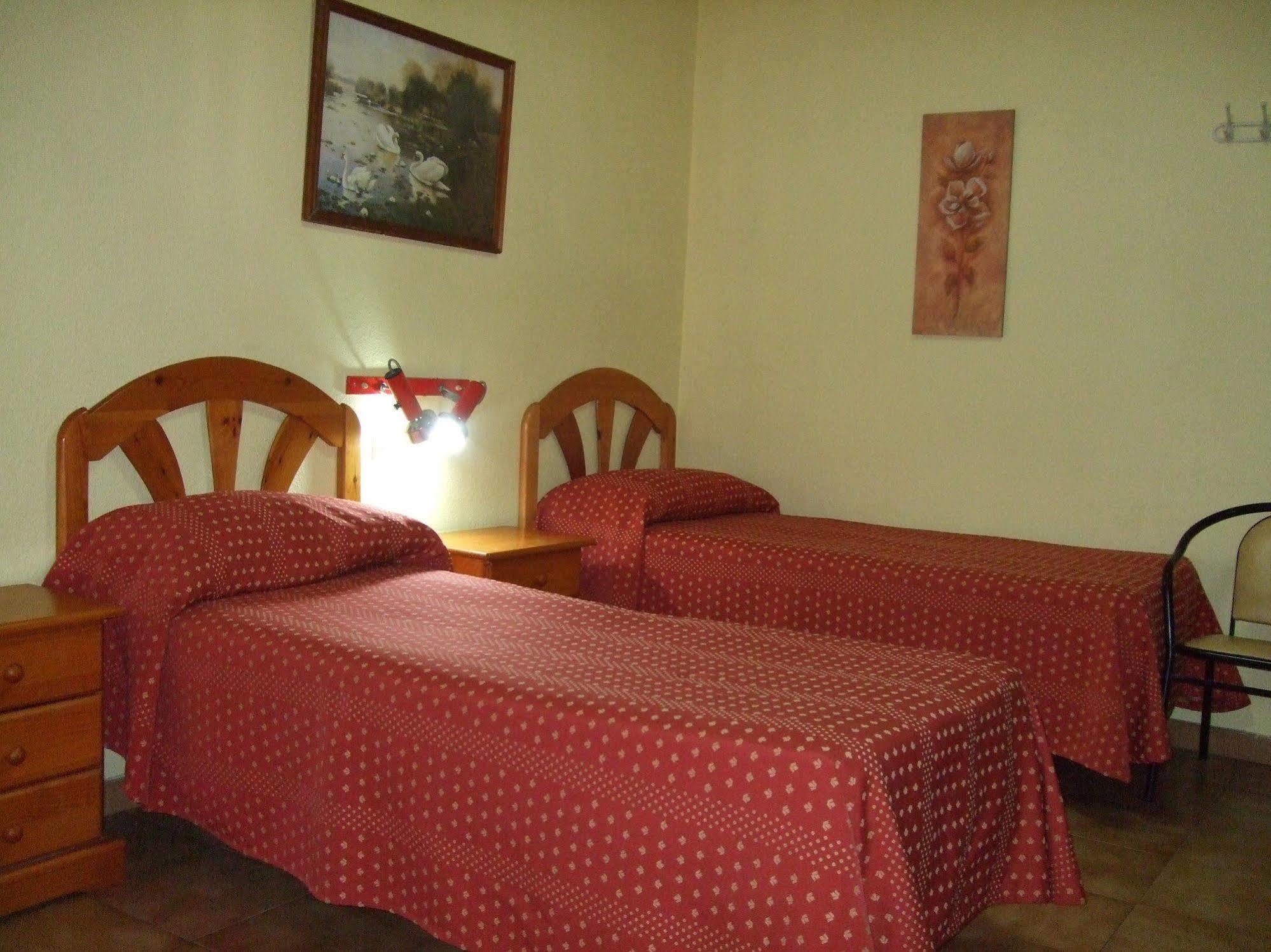 Hostal Jacinto Alcalá de Henares Buitenkant foto
